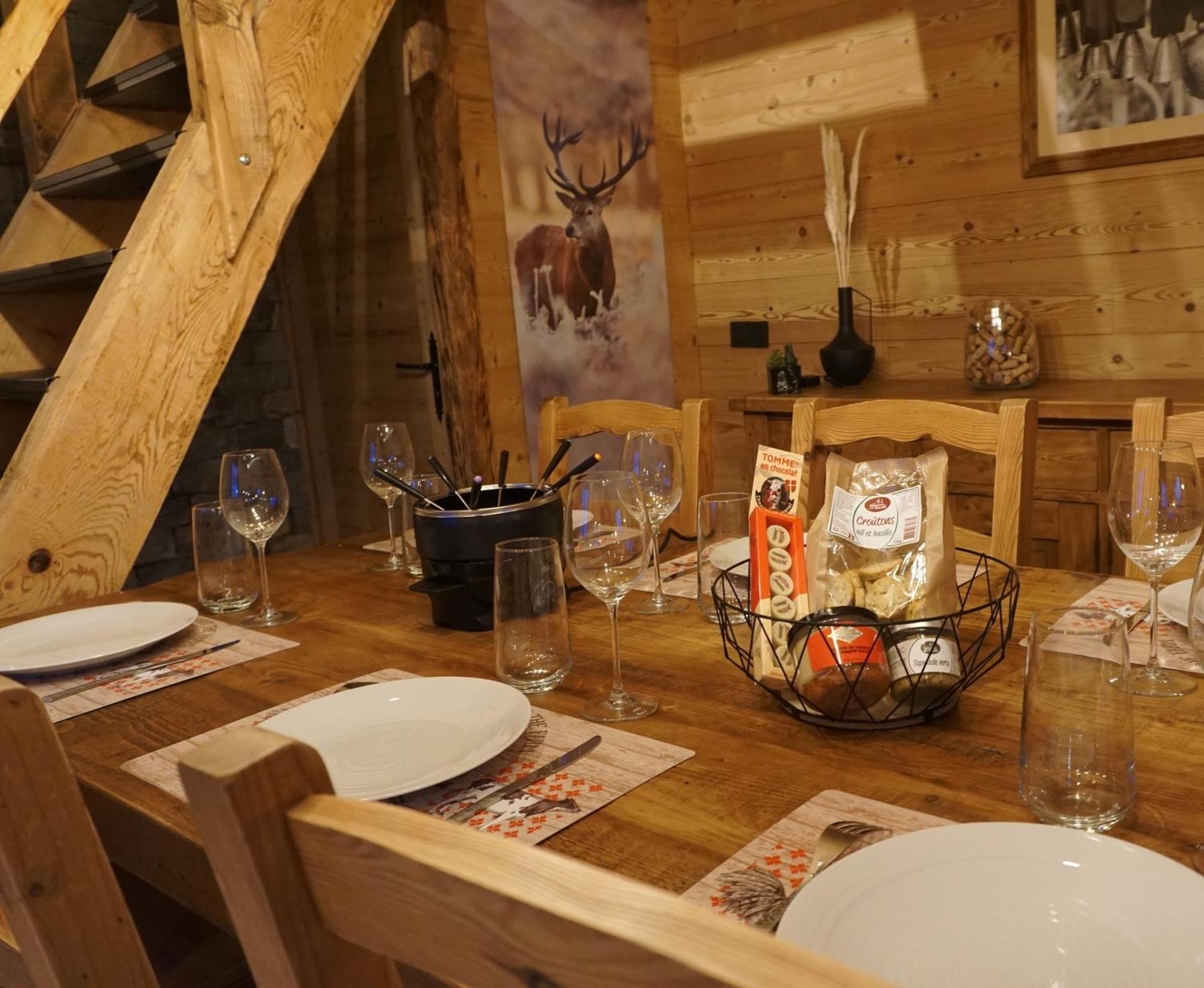 Le Chamois: Charming Chalet-Style Duplex with Mountain Views Epagny Metz-Tessy Exterior photo