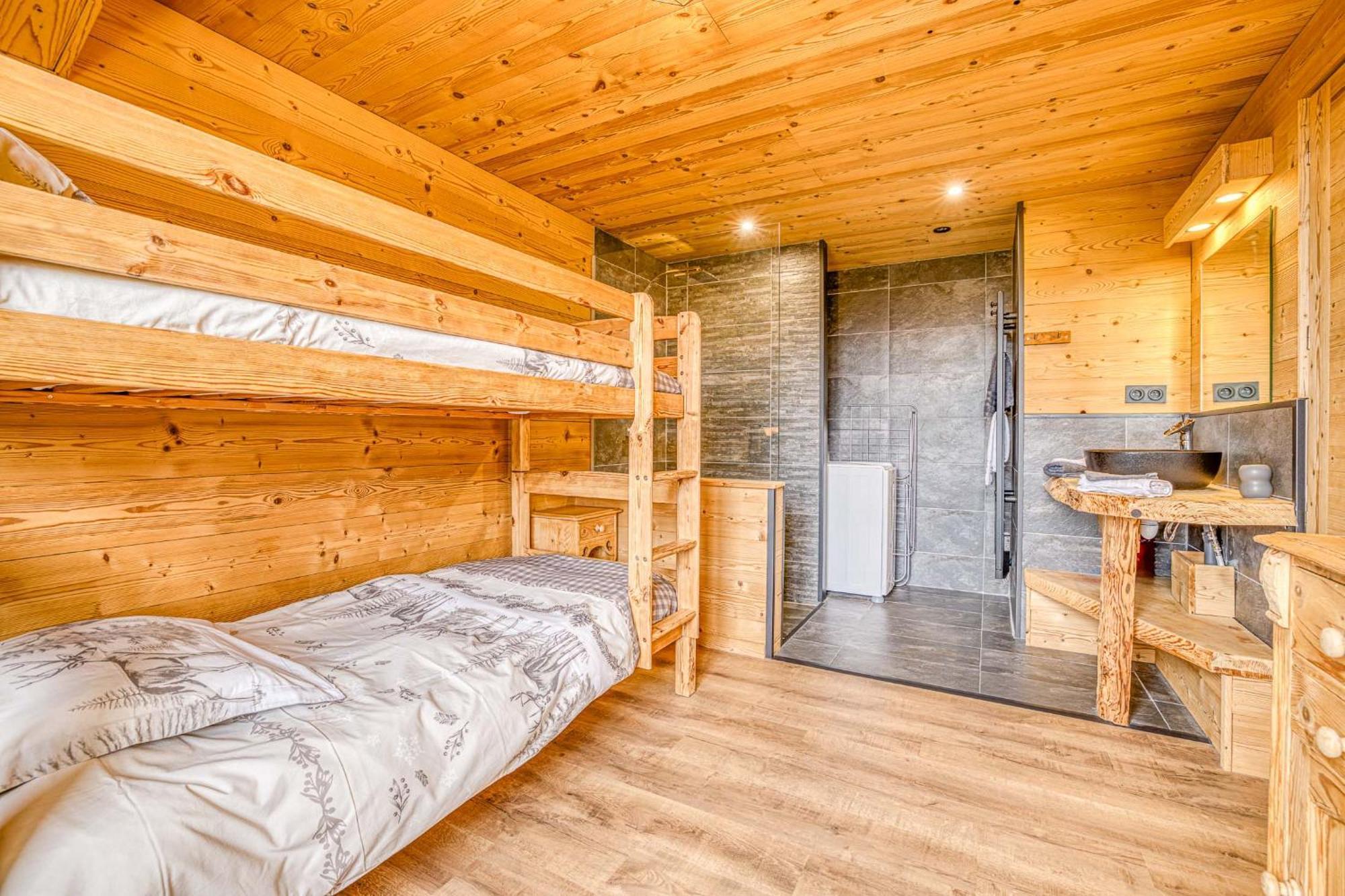 Le Chamois: Charming Chalet-Style Duplex with Mountain Views Epagny Metz-Tessy Exterior photo